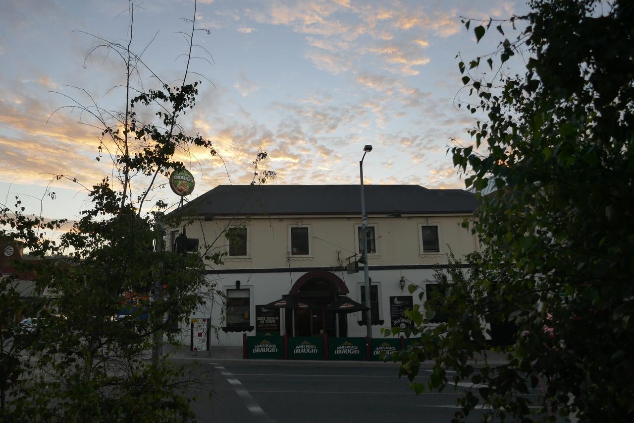 Okeefes Hotel Backpackers Launceston Buitenkant foto
